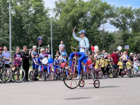 В Тамбове прошёл десятый юбилейный велофестиваль «Солнце на спицах»